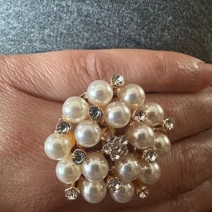 Elegant Gold and Pearl Cluster Ring and necklace